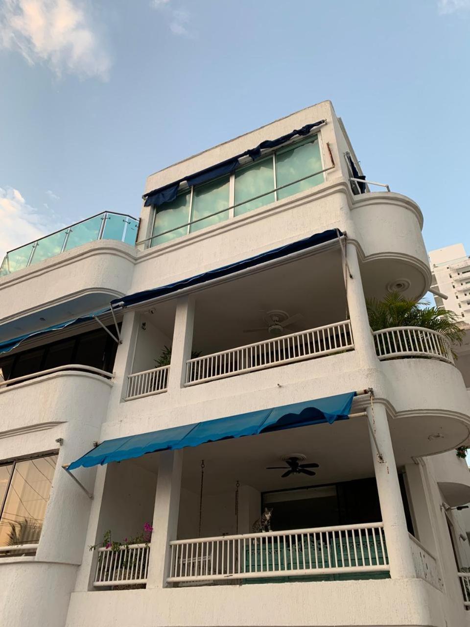 Habitación de lujo en hermosa casa frente al mar
