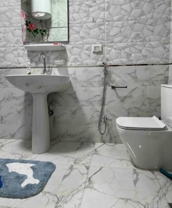 Apartment near to point 90 Mall