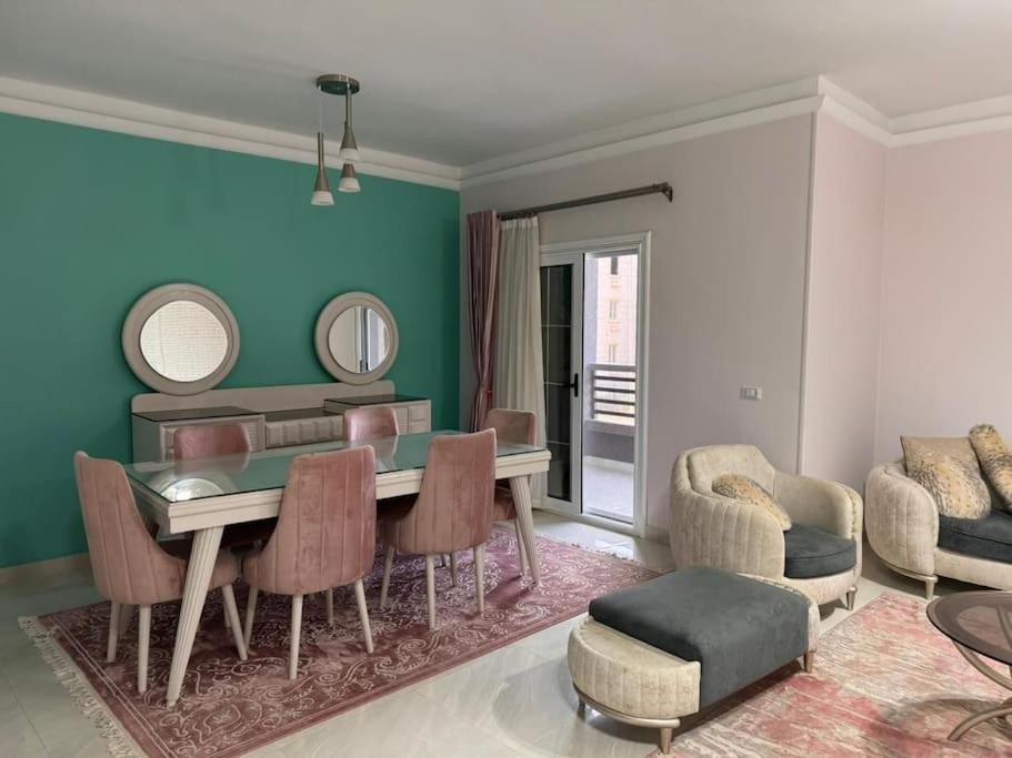 Apartment near to point 90 Mall