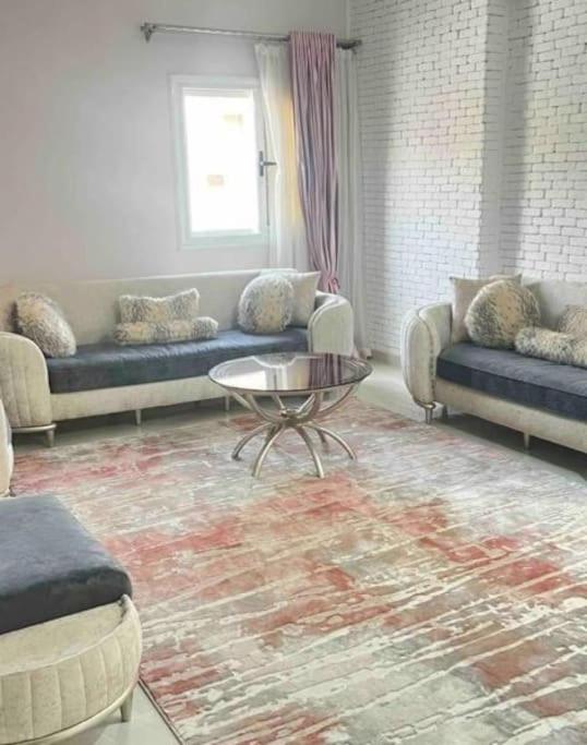 Apartment near to point 90 Mall