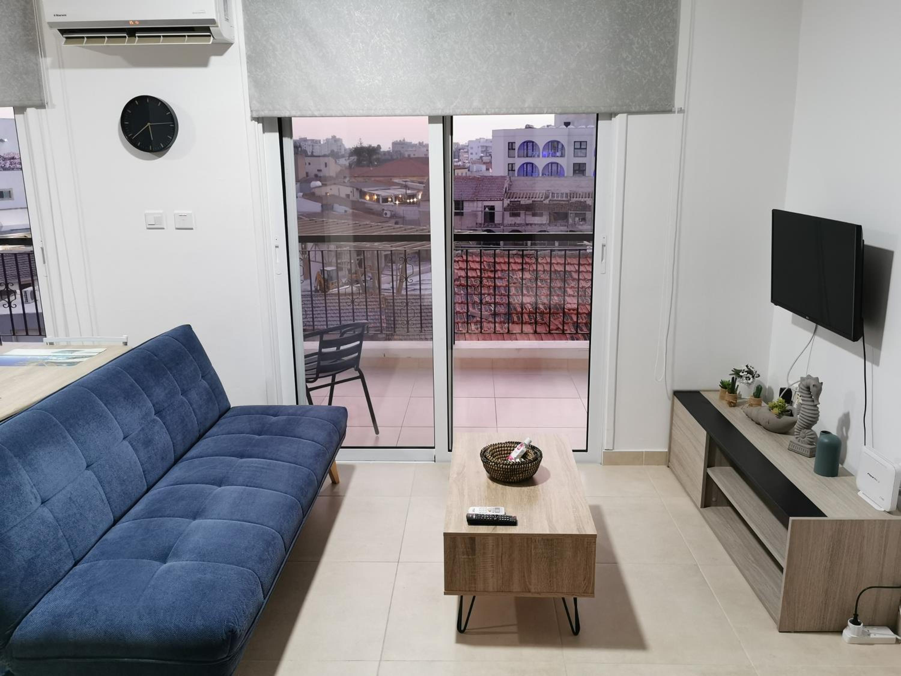 Must Stay - Finikoudes Studio