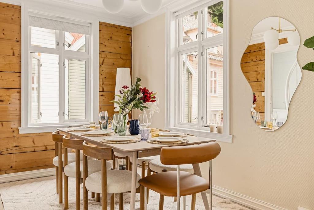 Bergen Vacations - Dinbnb Homes I The 1880 Authentic Bergen Dream I 500m from Bryggen - Property Image 41