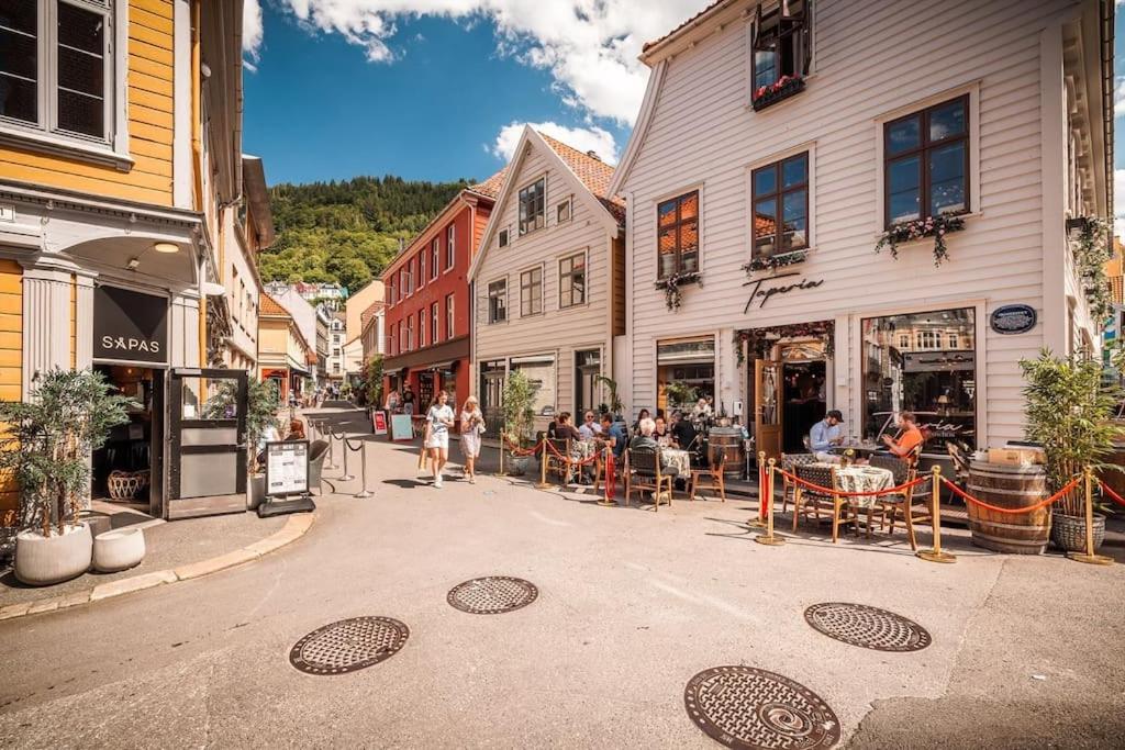 Bergen Vacations - Dinbnb Homes I The 1880 Authentic Bergen Dream I 500m from Bryggen - Property Image 17