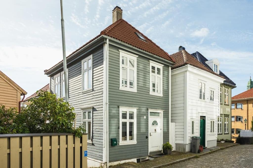 Bergen Vacations - Dinbnb Homes I The 1880 Authentic Bergen Dream I 500m from Bryggen - Property Image 10