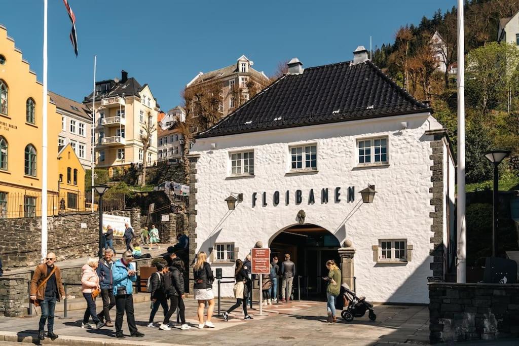 Bergen Vacations - Dinbnb Homes I The 1880 Authentic Bergen Dream I 500m from Bryggen - Property Image 15