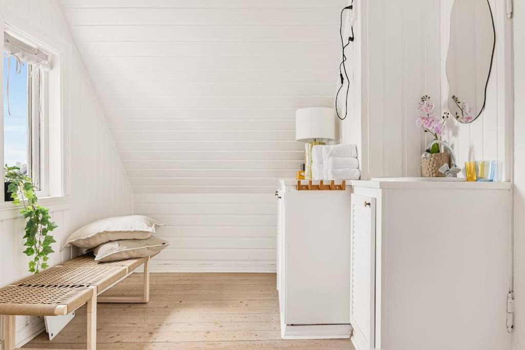 Bergen Vacations - Dinbnb Homes I The 1880 Authentic Bergen Dream I 500m from Bryggen - Property Image 5