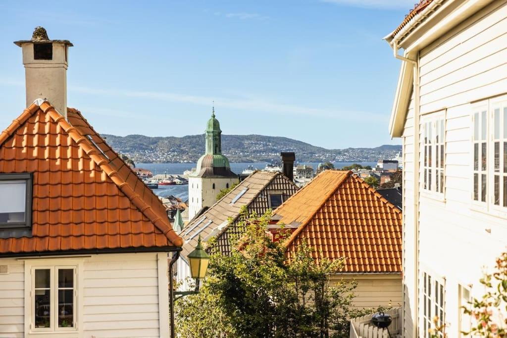 Bergen Vacations - Dinbnb Homes I The 1880 Authentic Bergen Dream I 500m from Bryggen - Property Image 8