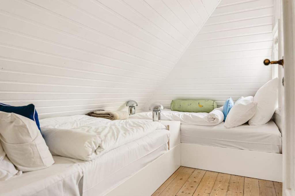 Bergen Vacations - Dinbnb Homes I The 1880 Authentic Bergen Dream I 500m from Bryggen - Property Image 4