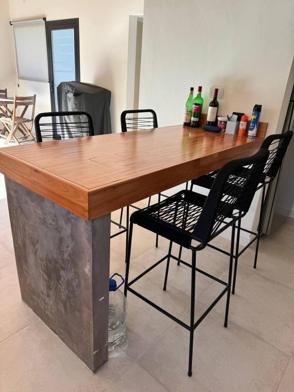 Moderna, calida y luminosa casa en acantilados para 2 Personas