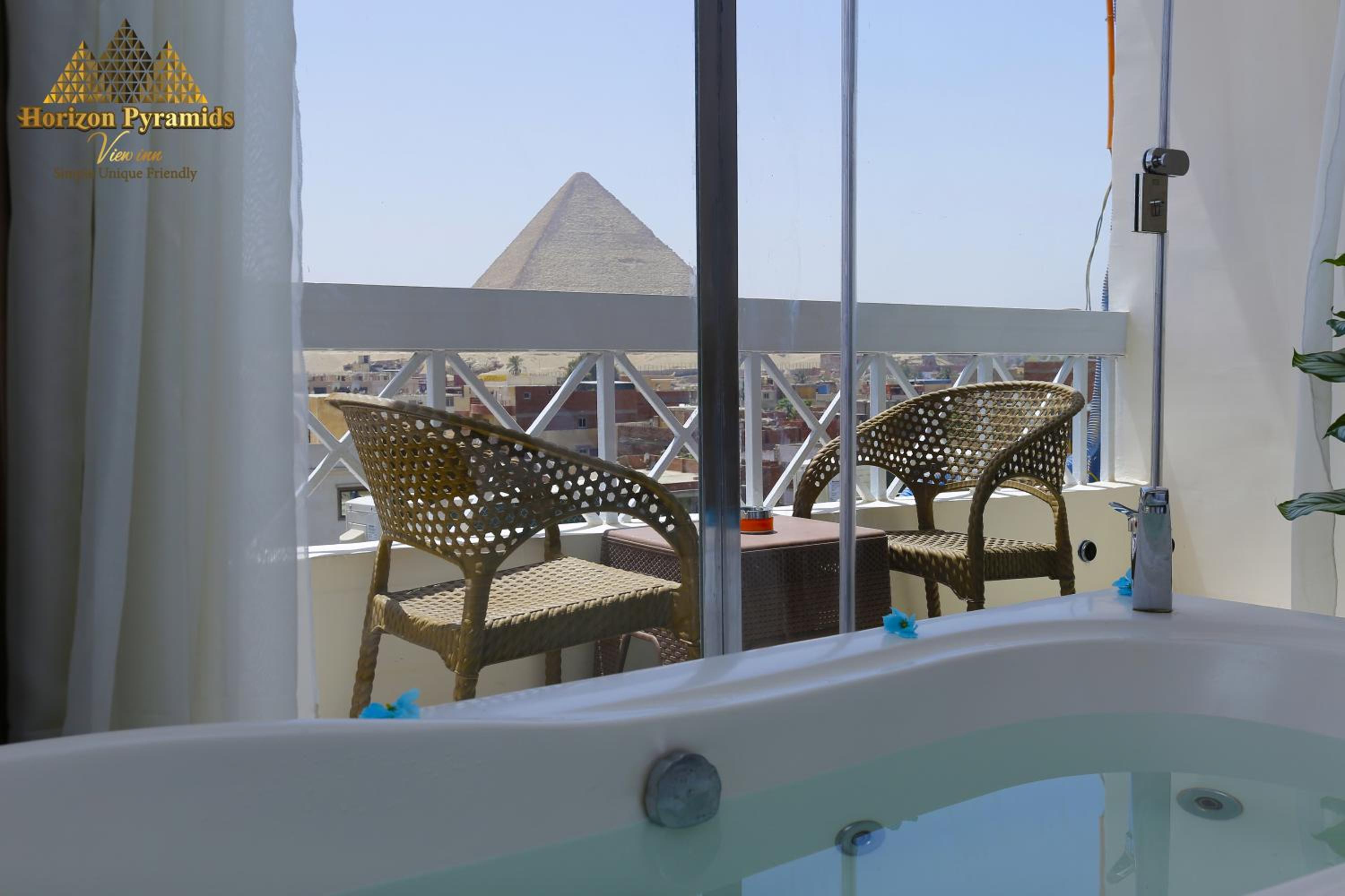 Horizon Pyramids View inn