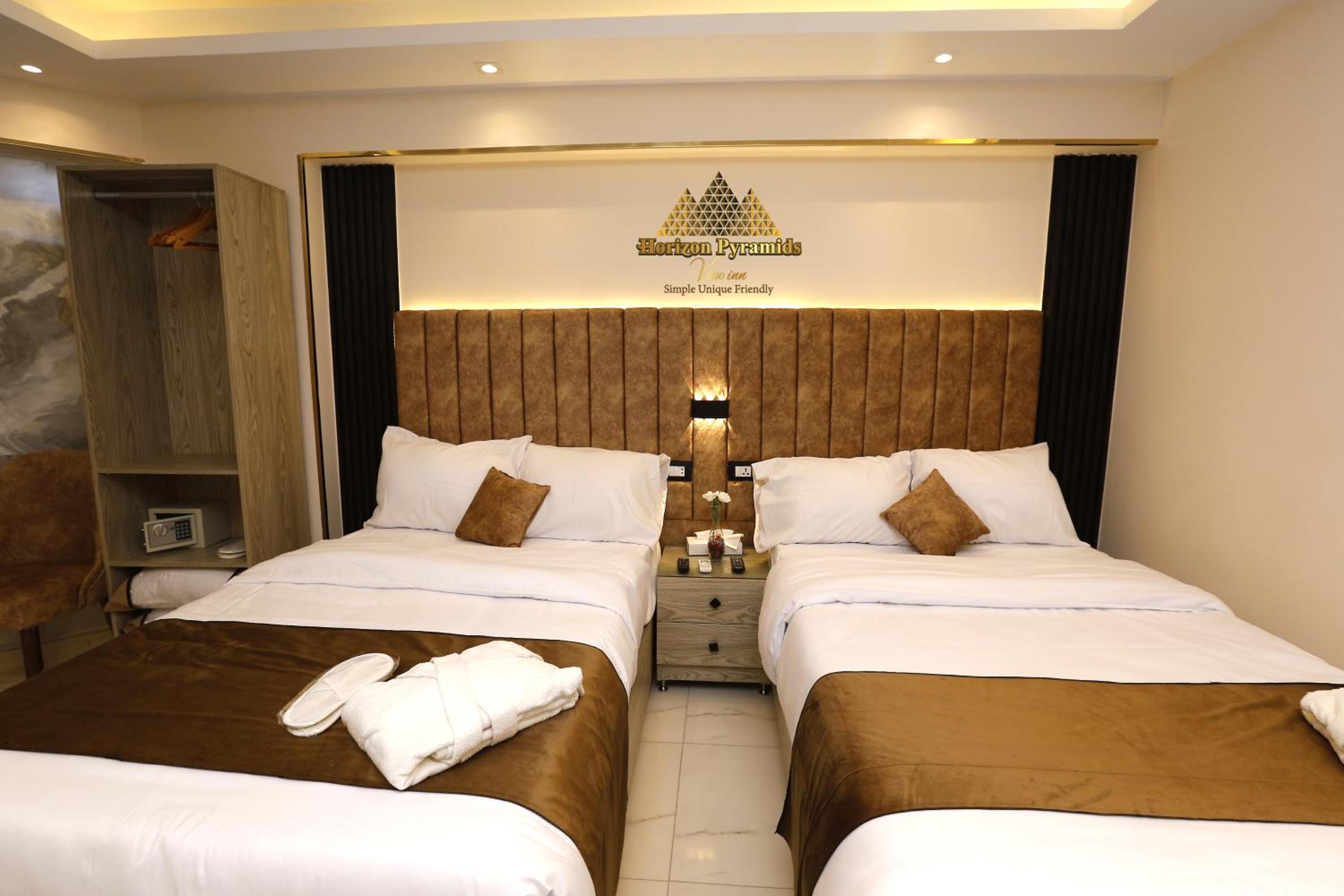 Horizon Pyramids View inn