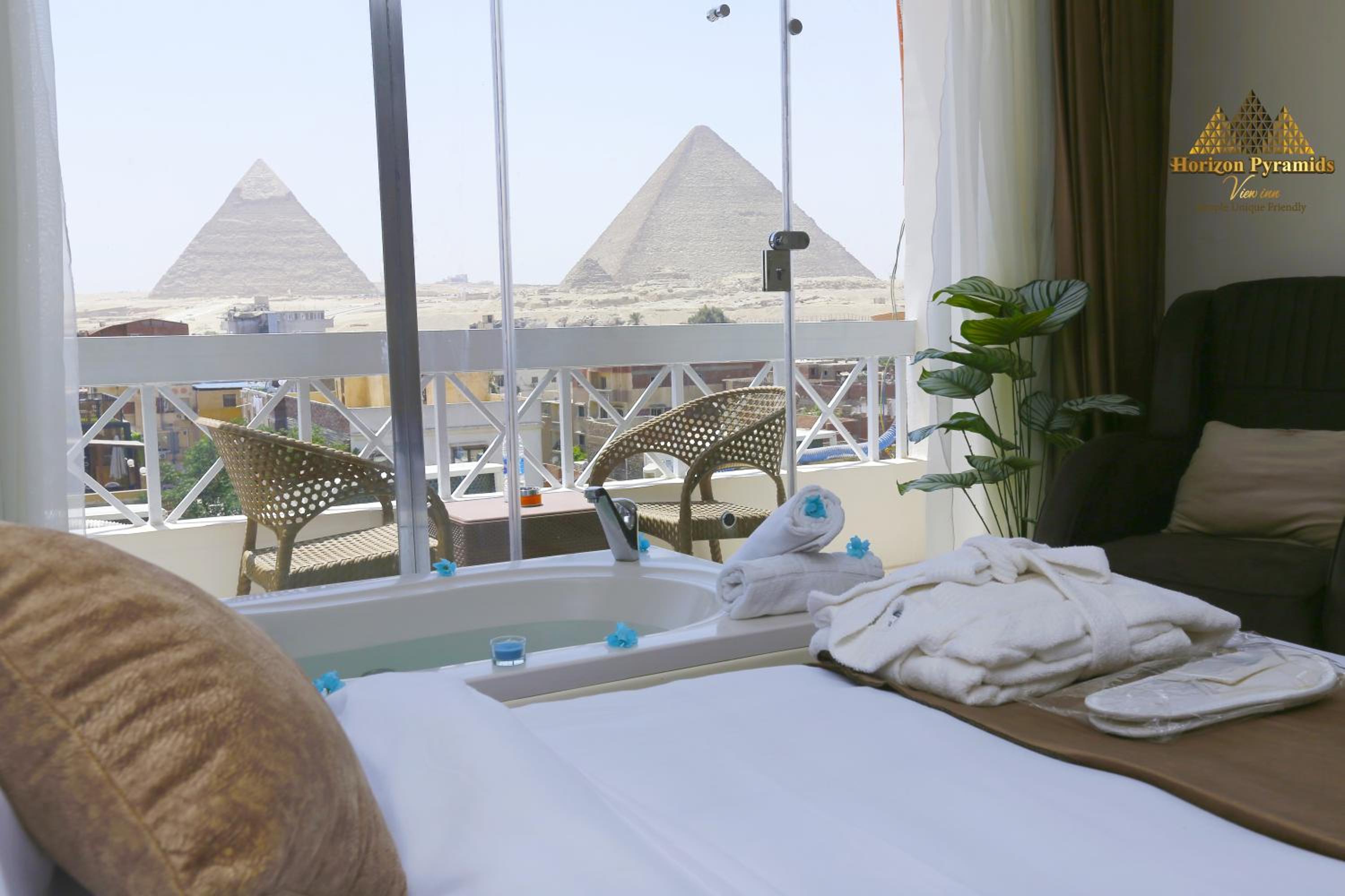 Horizon Pyramids View inn