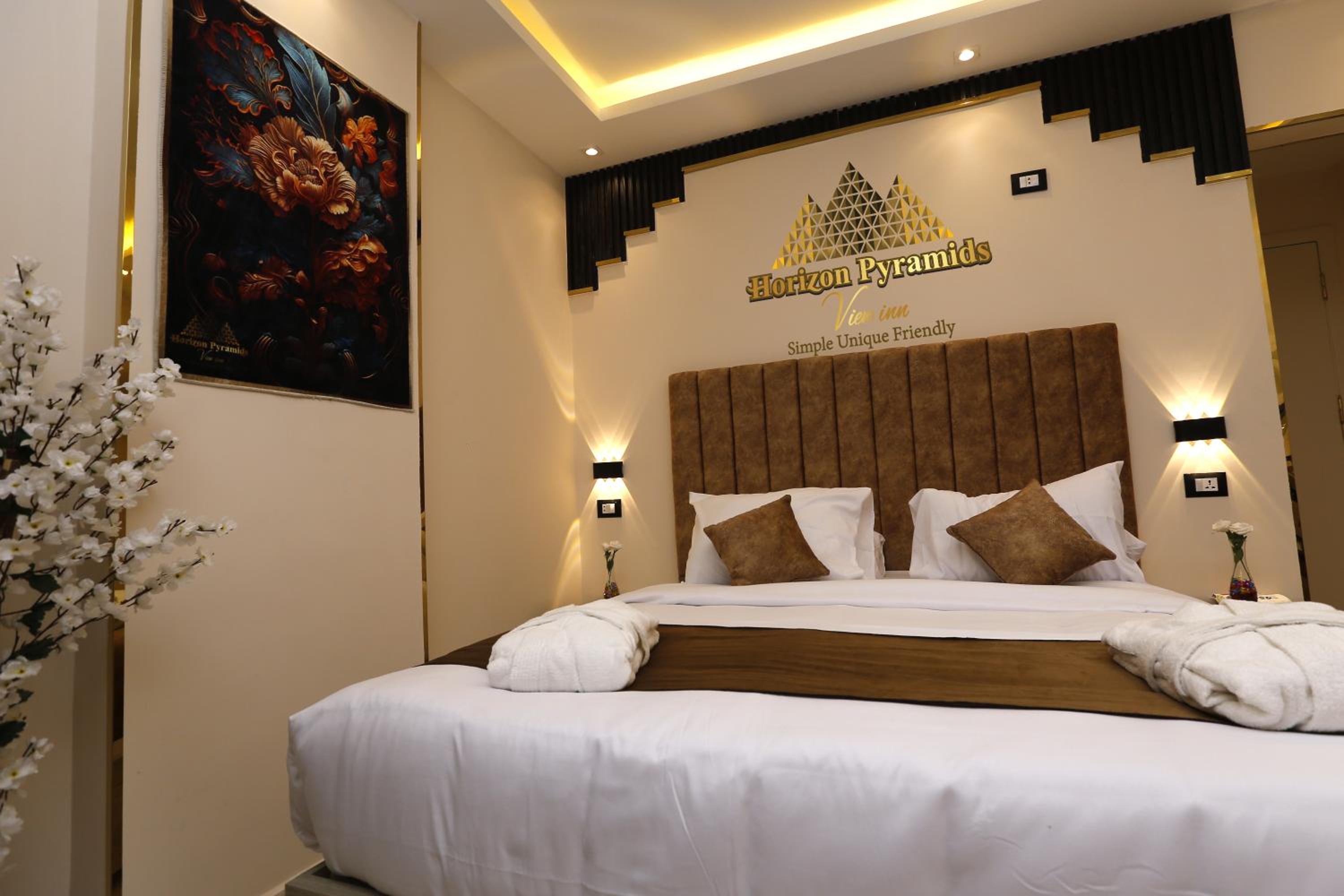 Horizon Pyramids View inn