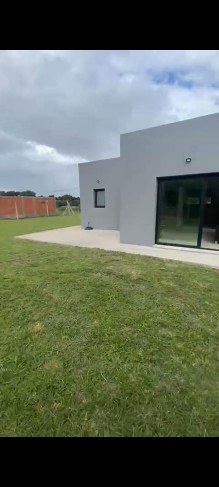 Moderna, calida y luminosa casa en acantilados para 2 Personas