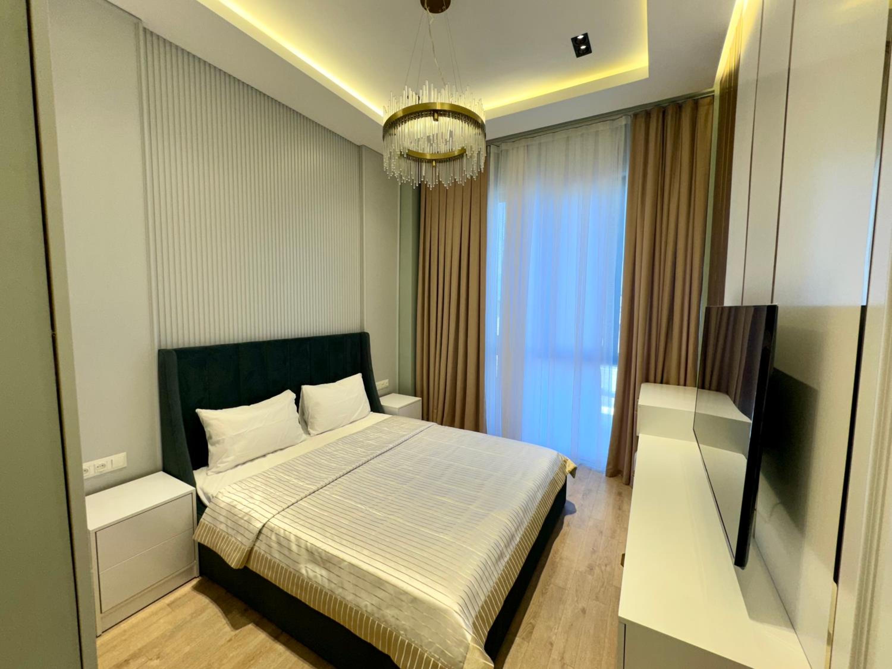 Skyline Towers Apartments view 4