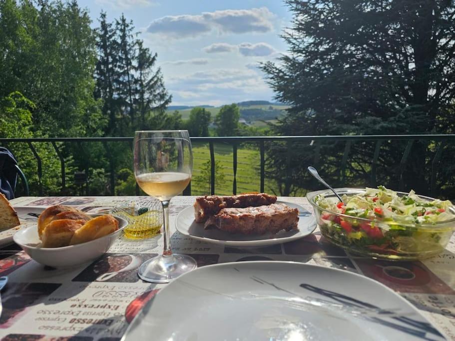 Wochenend Ferienhaus mit tollen Ausblick in die Bucklige Welt