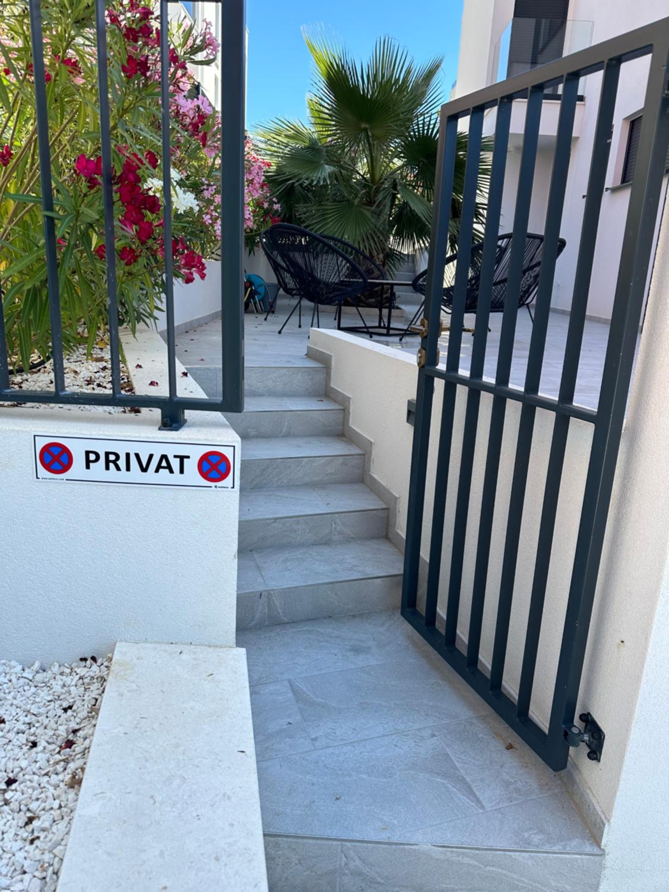 Luxury Apartment PalmView mit Whirlpool und Terrasse