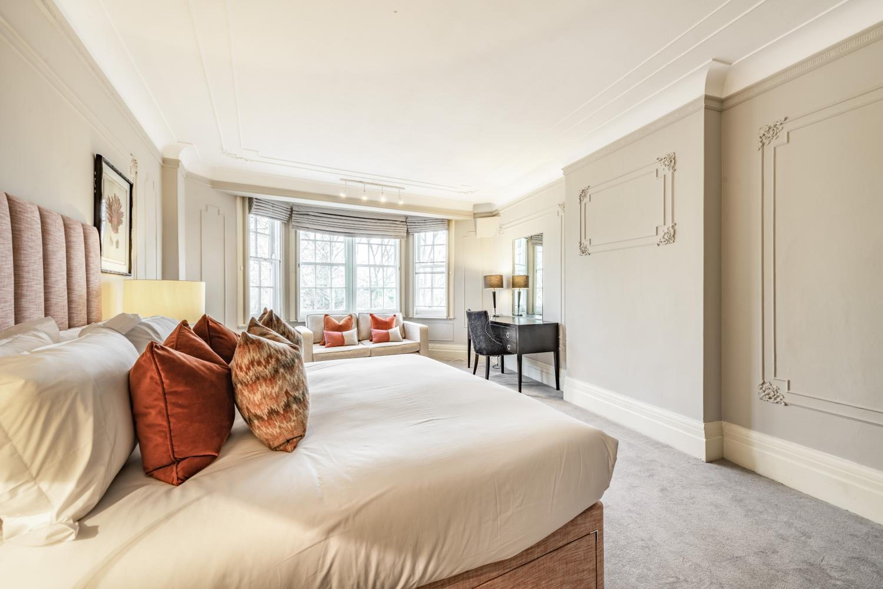 Strathmore Court Apartments