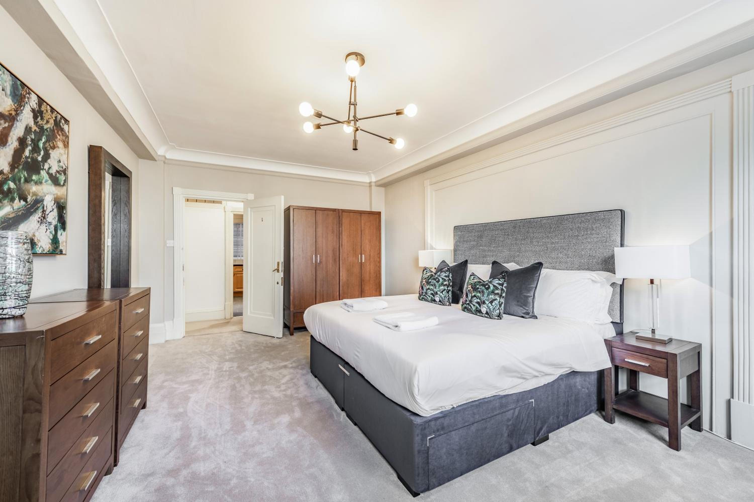 Strathmore Court Apartments