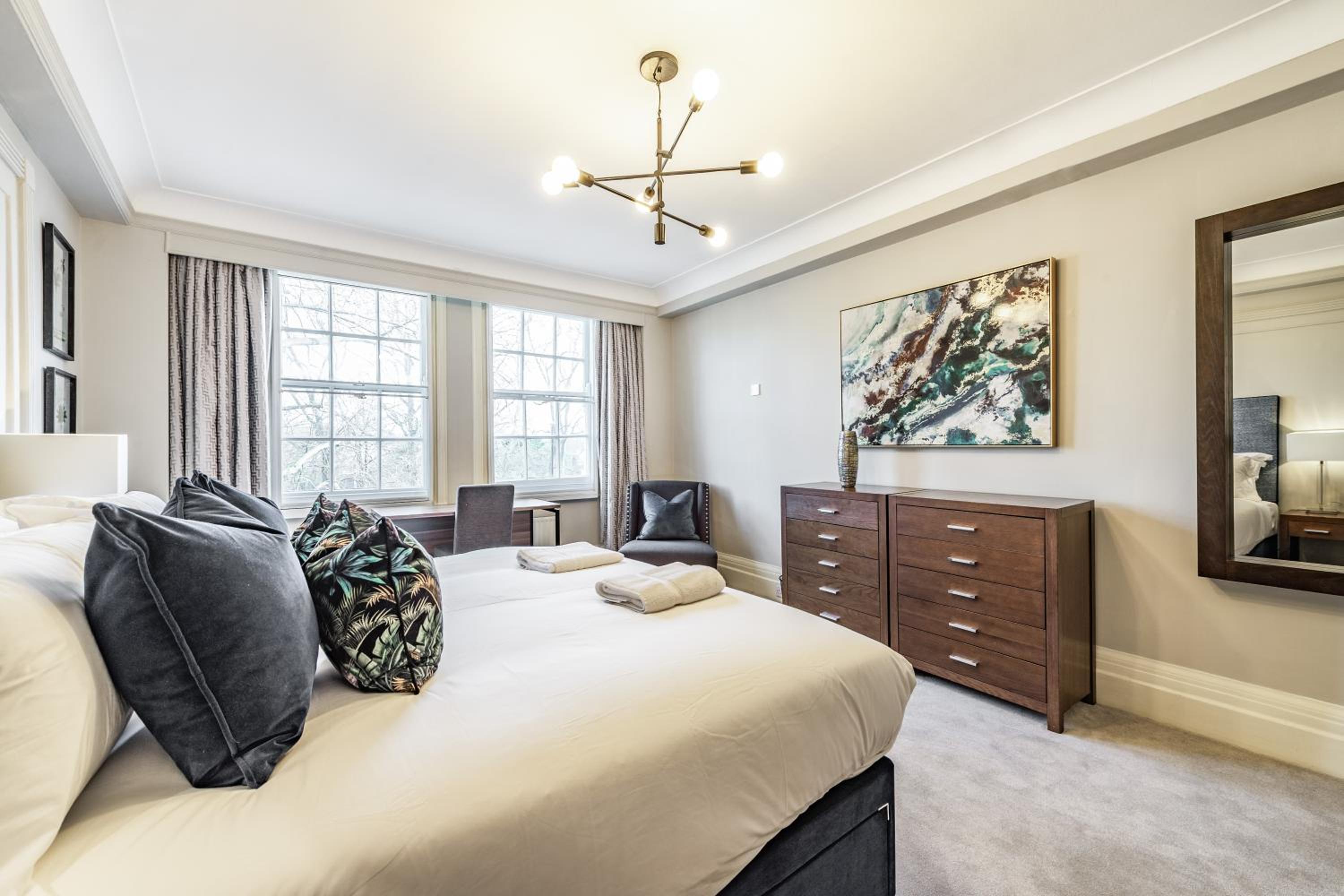 Strathmore Court Apartments