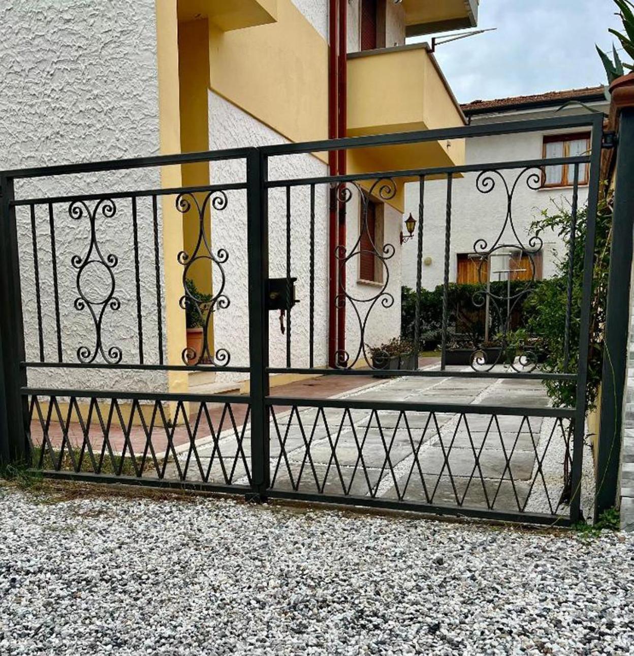 Giuliana's house by the sea in Tuscany view 3