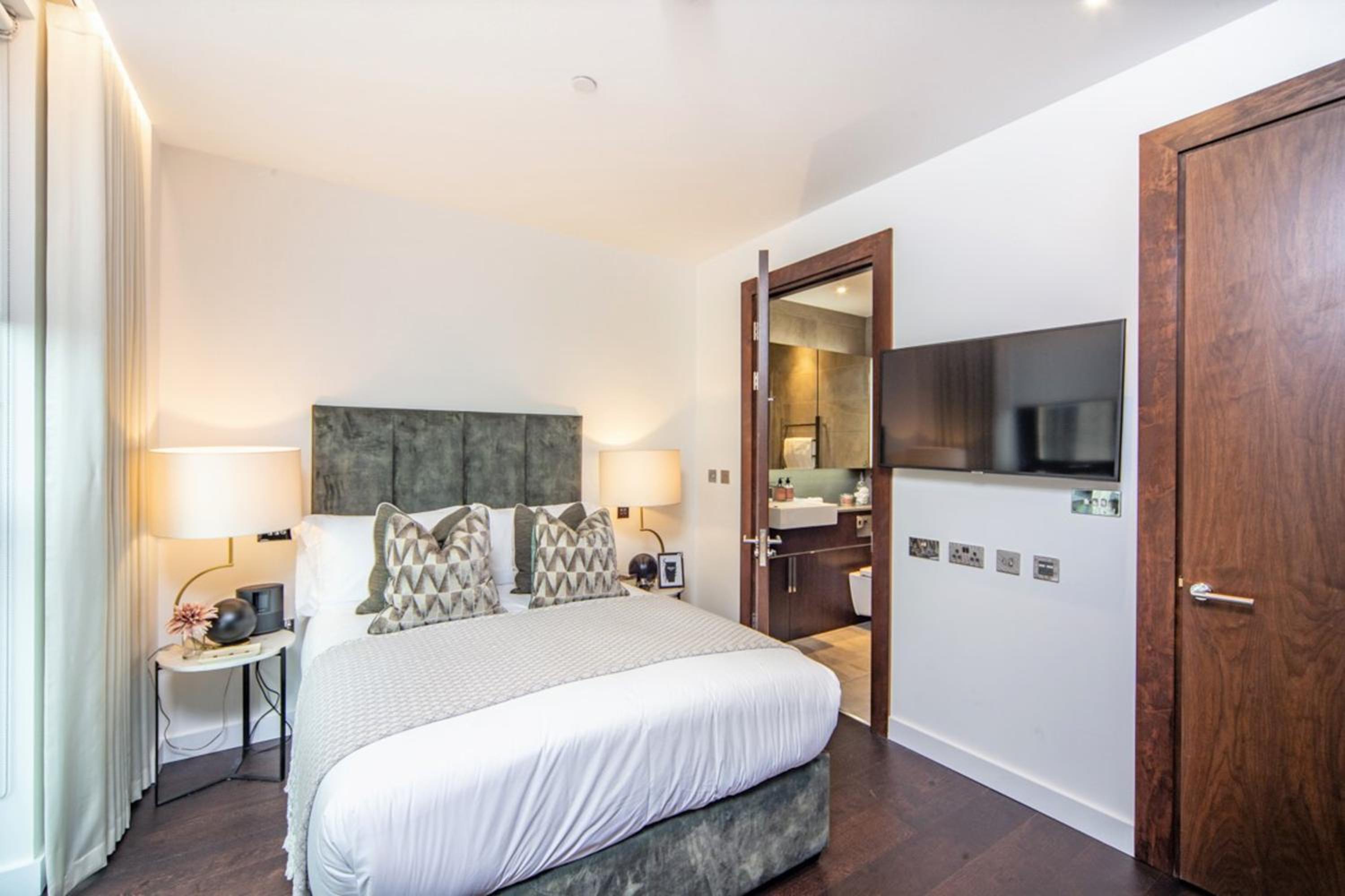 Thornes House Apartments