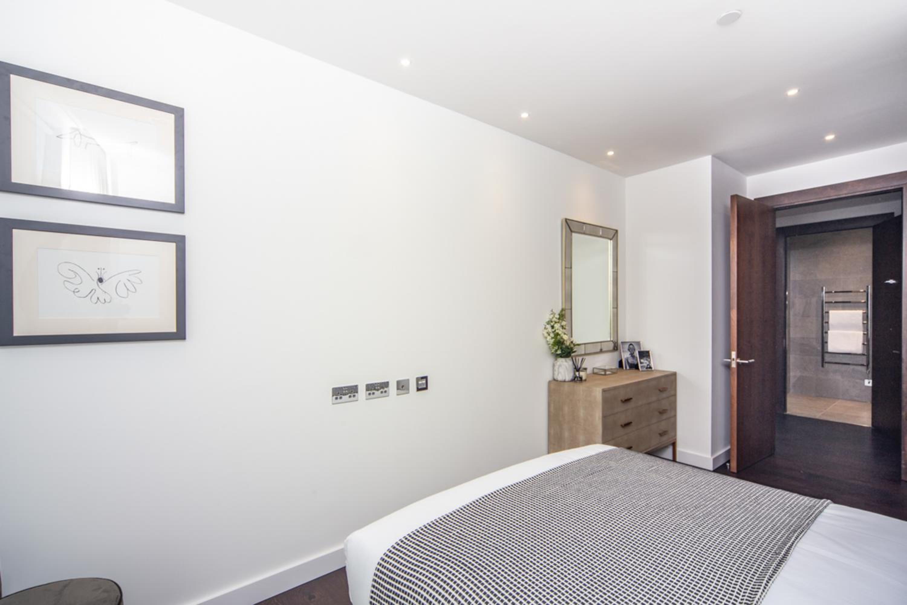 Thornes House Apartments