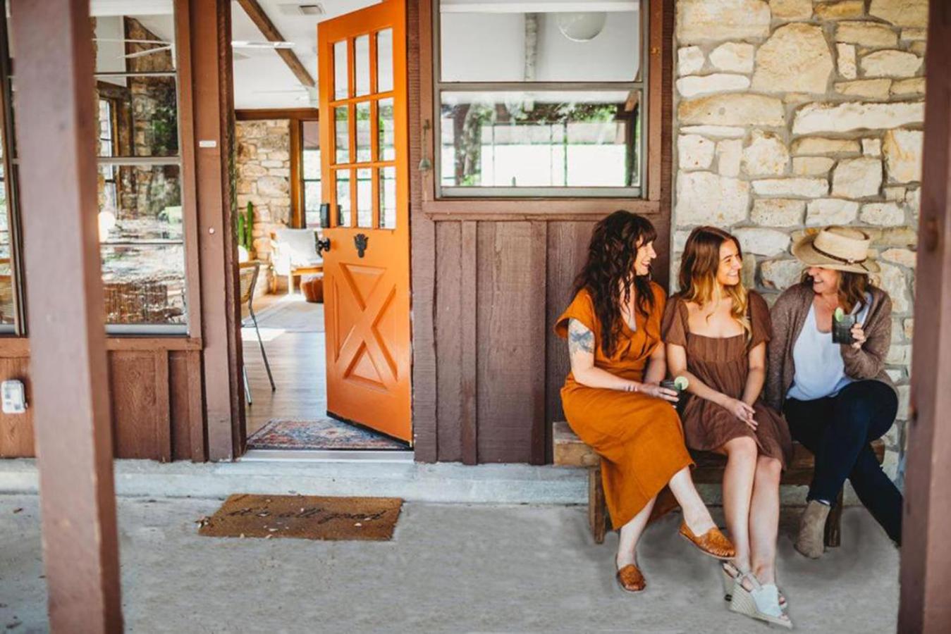 Hideout Cabin - private retreat just 15 mins from Wimberley! - Property Image 5