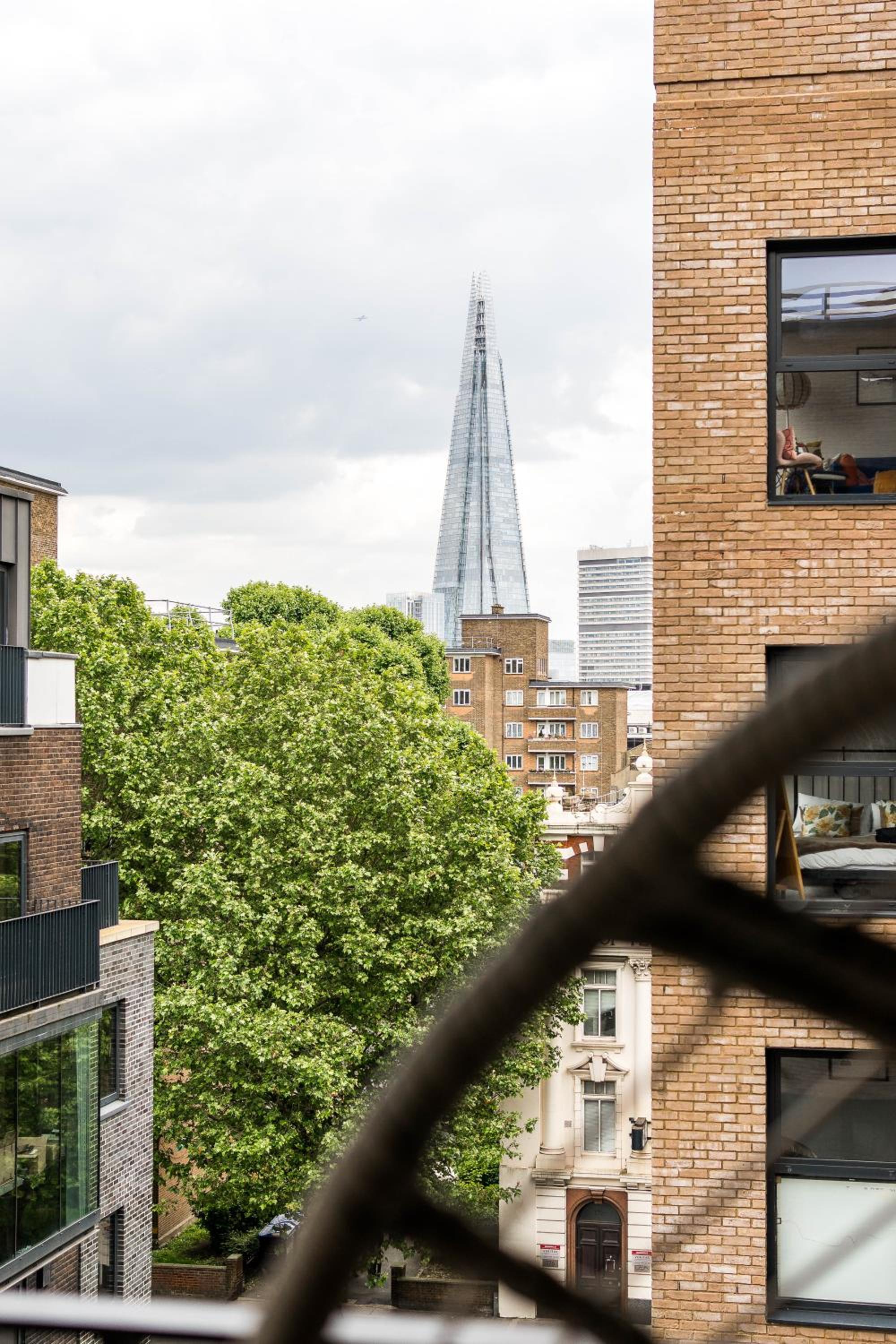 16 minutes Walk To London Eye, Shard View and Balcony