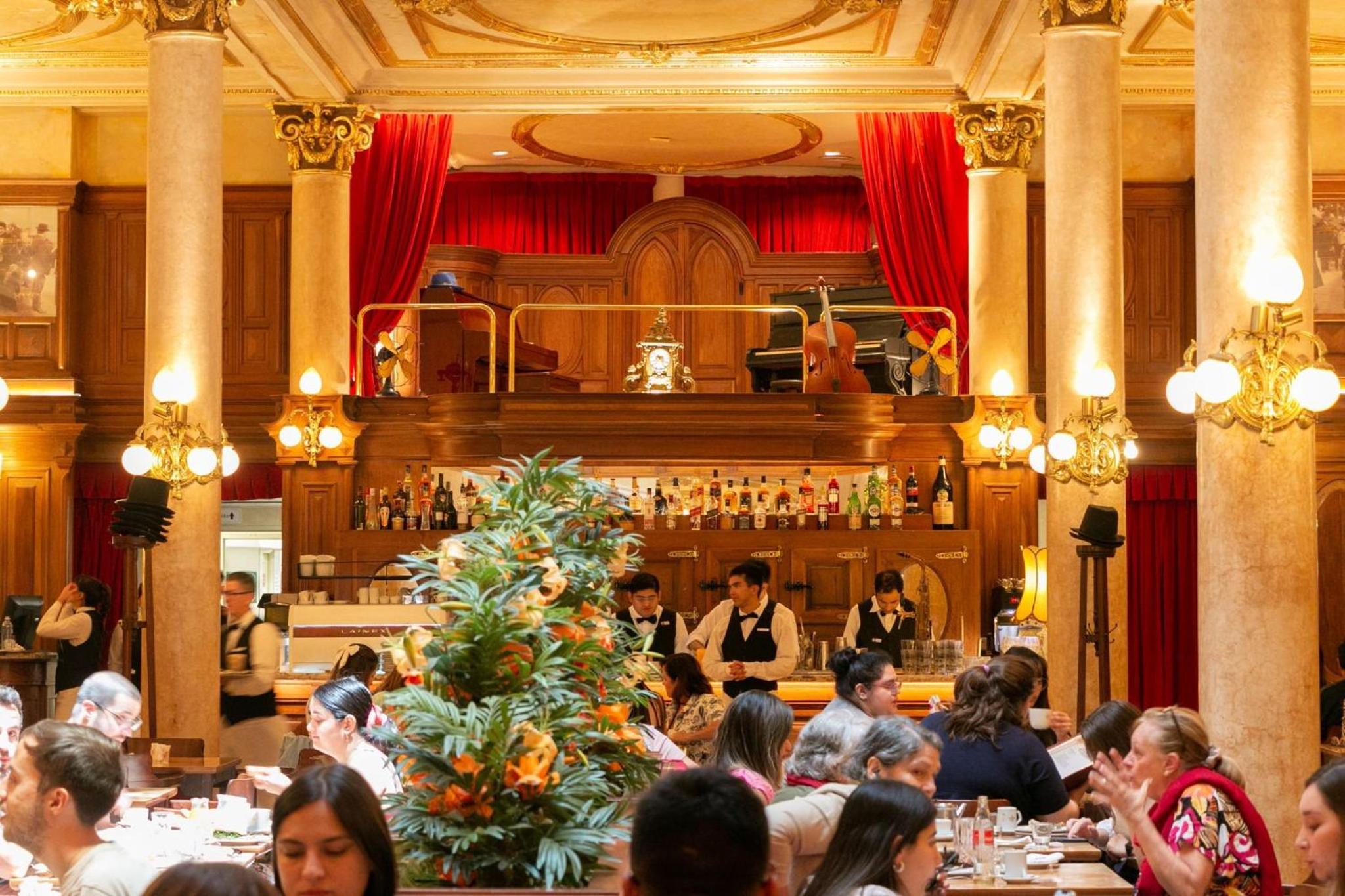 En el Centro: teatros y puerto madero