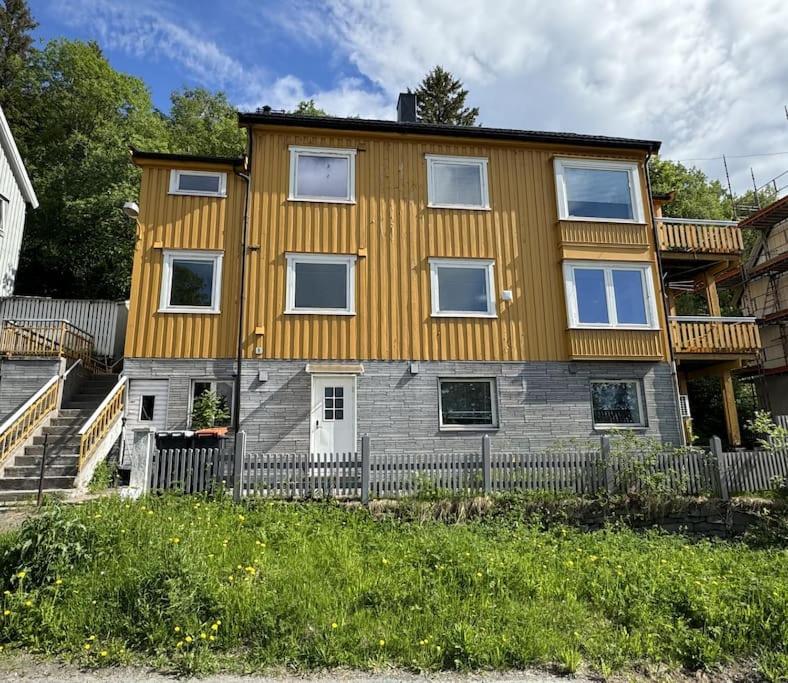 HB8-2 moderne leilighet med fri parkering view 2