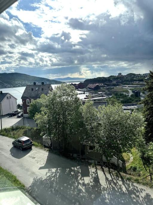 HB8-2 moderne leilighet med fri parkering view 4