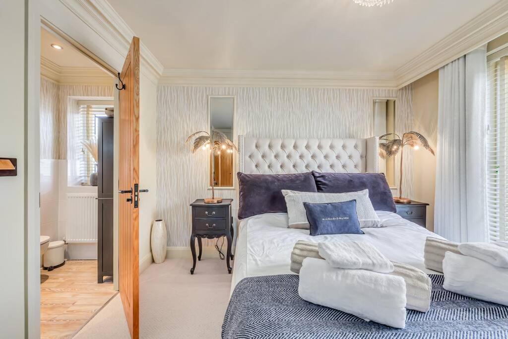 Stunning Gem of Olney by Yoko Property view 2