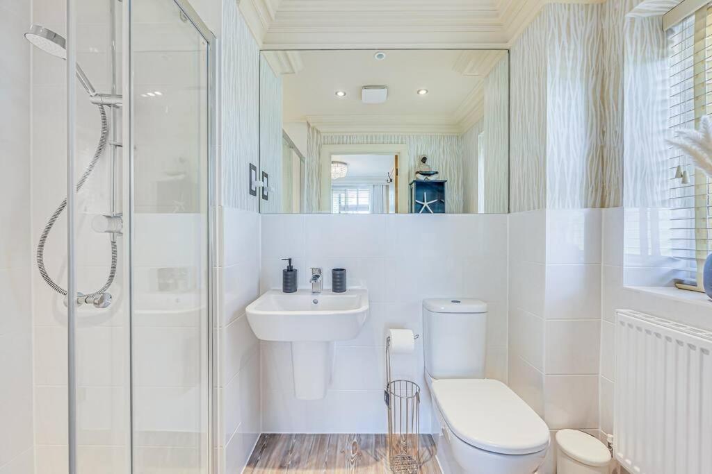 Stunning Gem of Olney by Yoko Property view 4