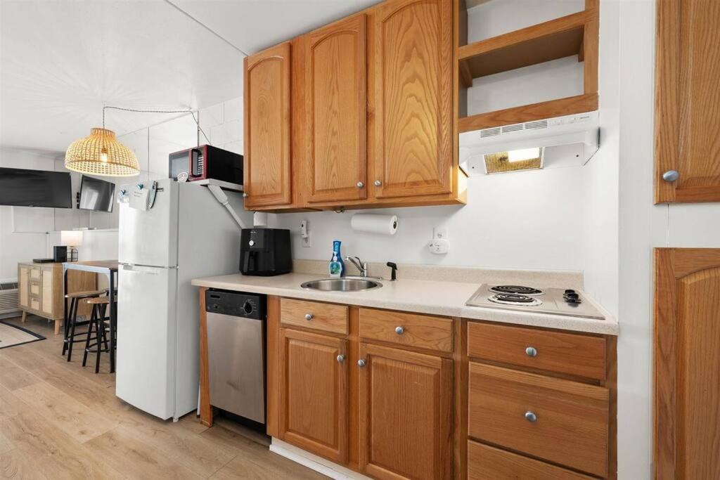 Updated Charming Studio,Steps to Beach,Outdoor Pool view 3