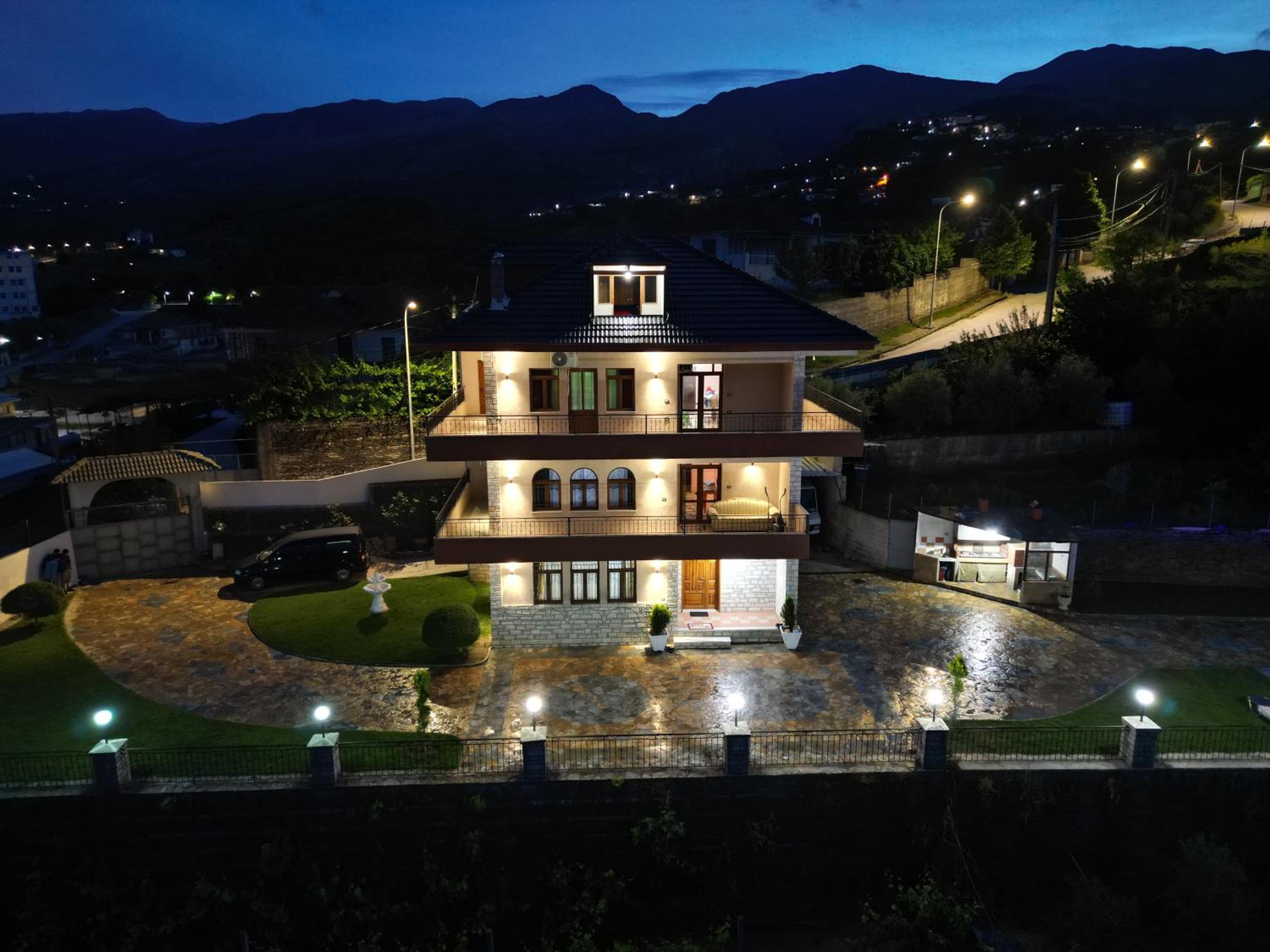 SHENA Guest House