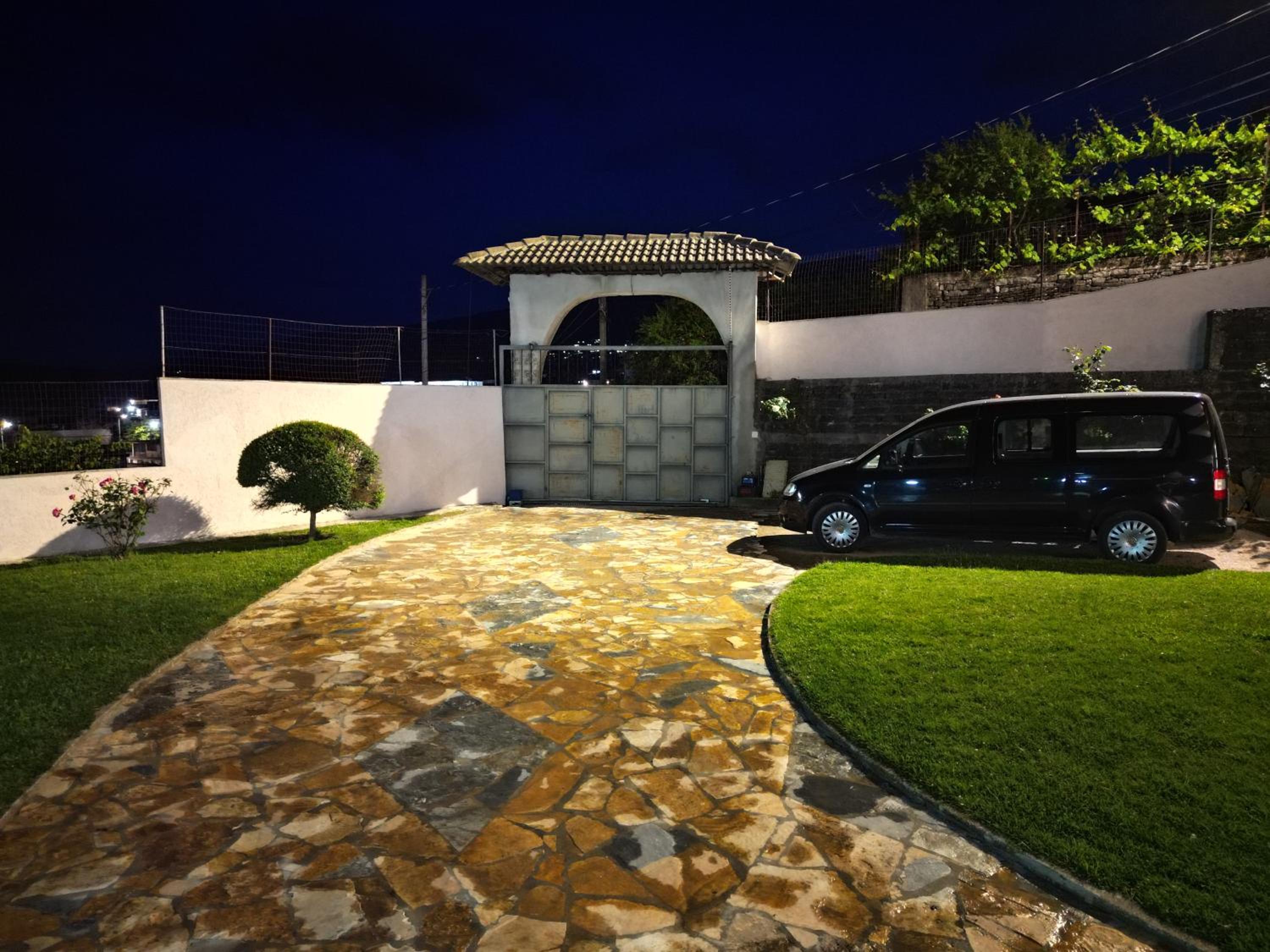SHENA Guest House