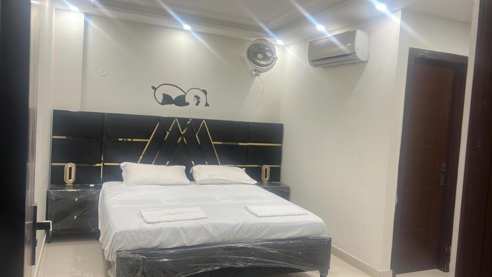 Decent 1 Bedroom flat in Bahria view 2