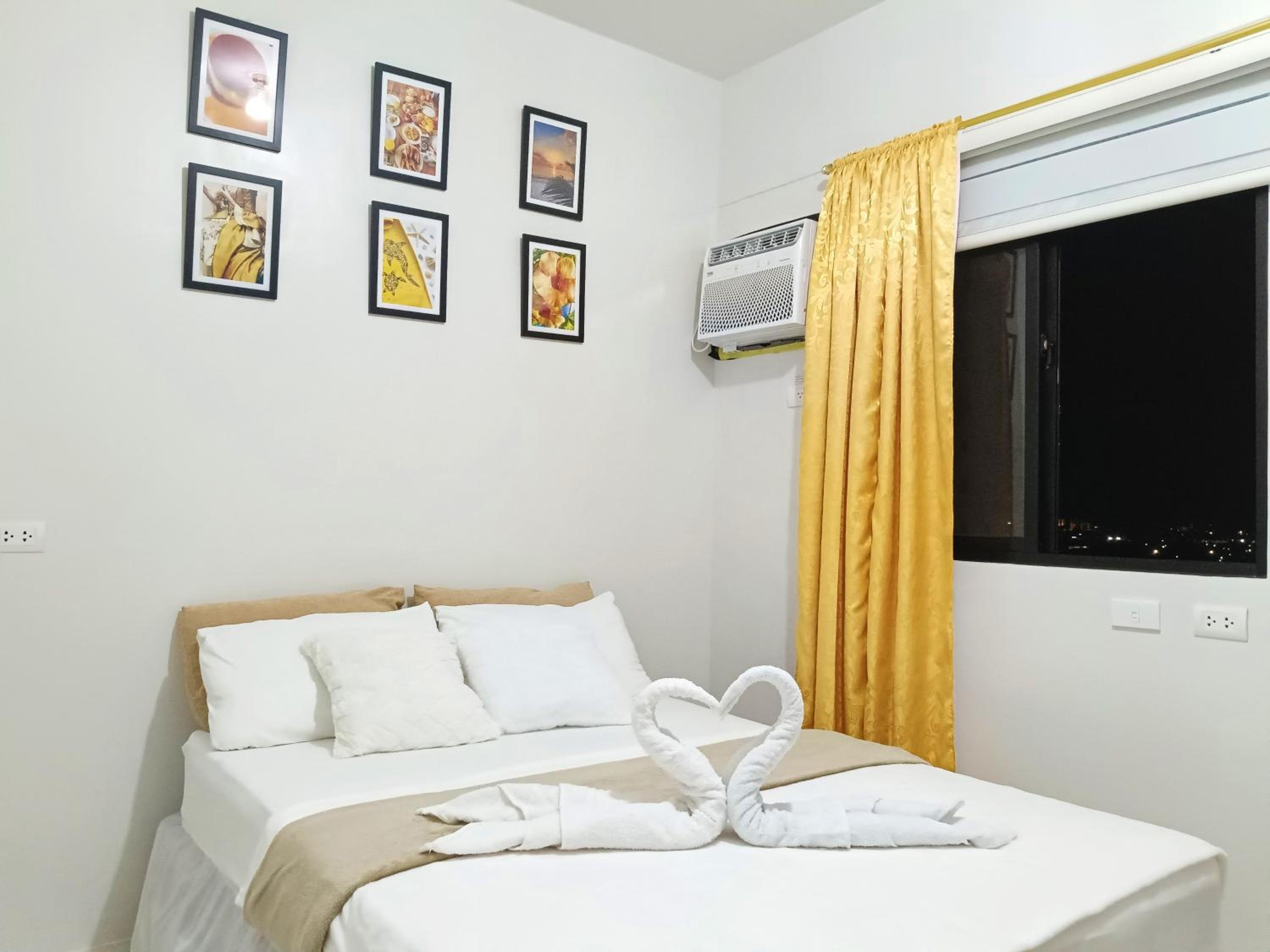 E&D Royal OceanCrest Mactan - 1BR Full Suite with Balcony and Rooftop with panoramic view near Airport view 4