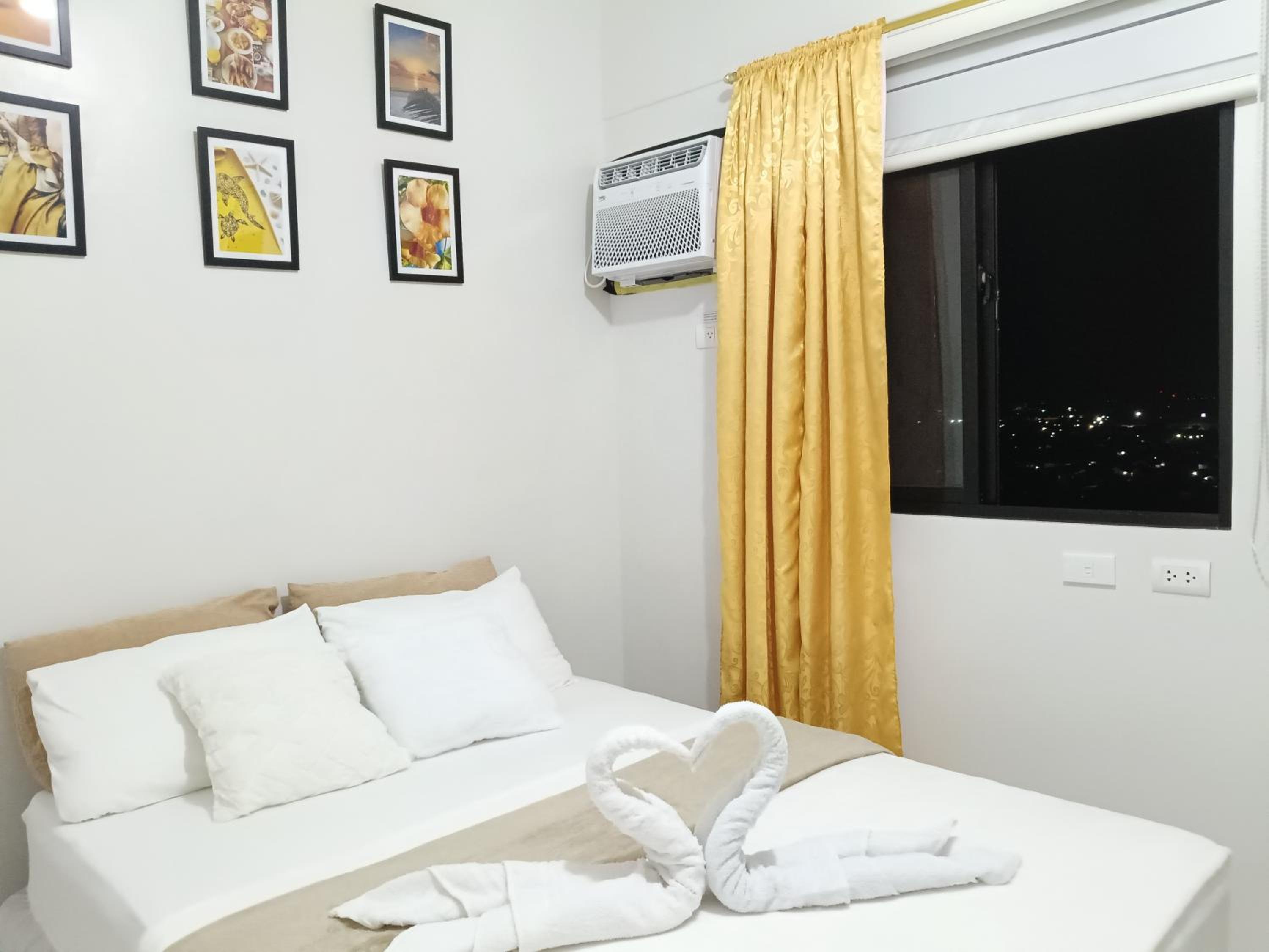 E&D Royal OceanCrest Mactan - 1BR Full Suite with Balcony and Rooftop with panoramic view near Airport view 3