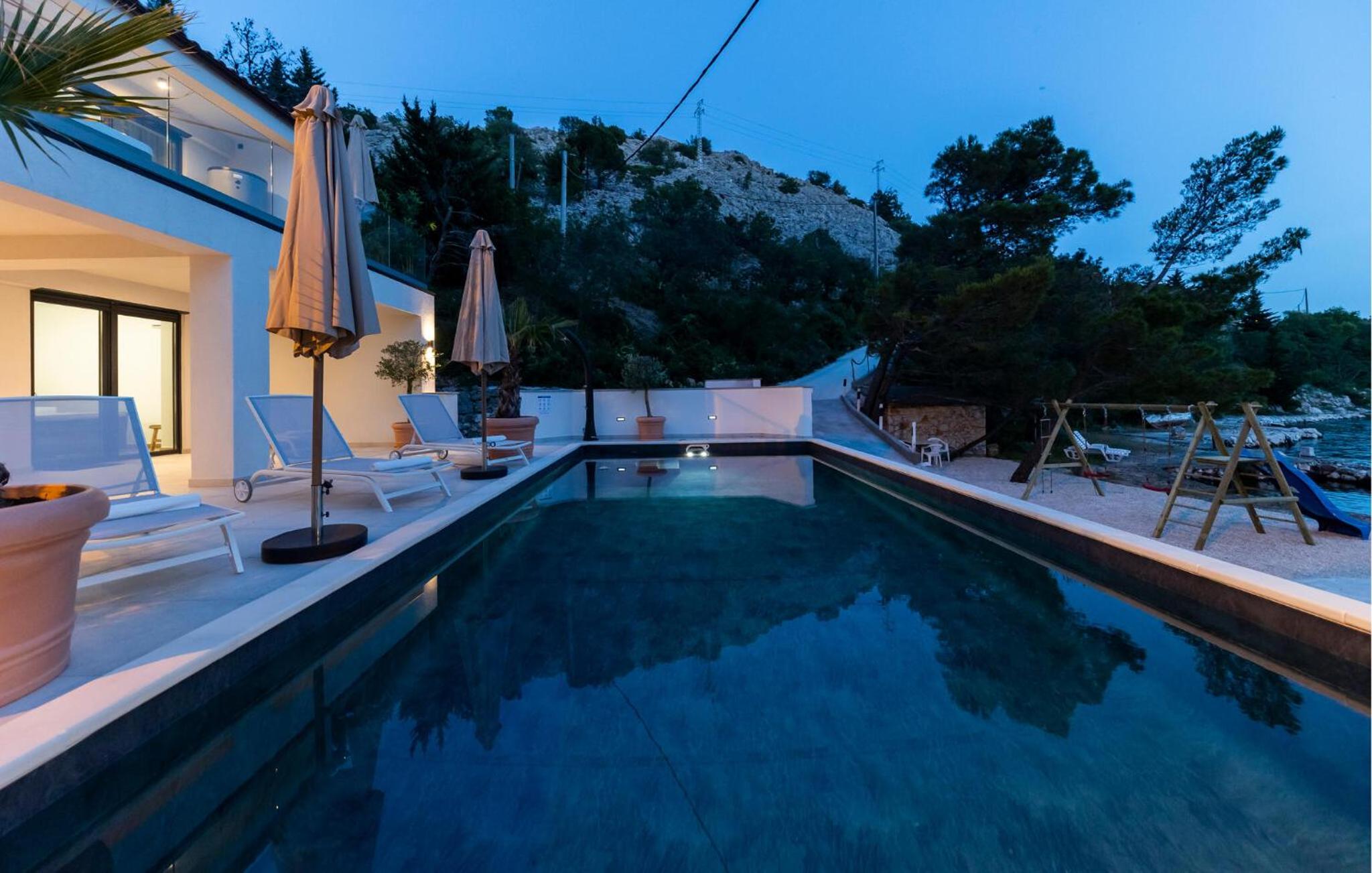 Lovely Home In Baric Draga