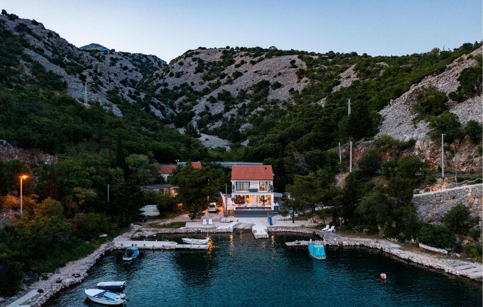 Lovely Home In Baric Draga