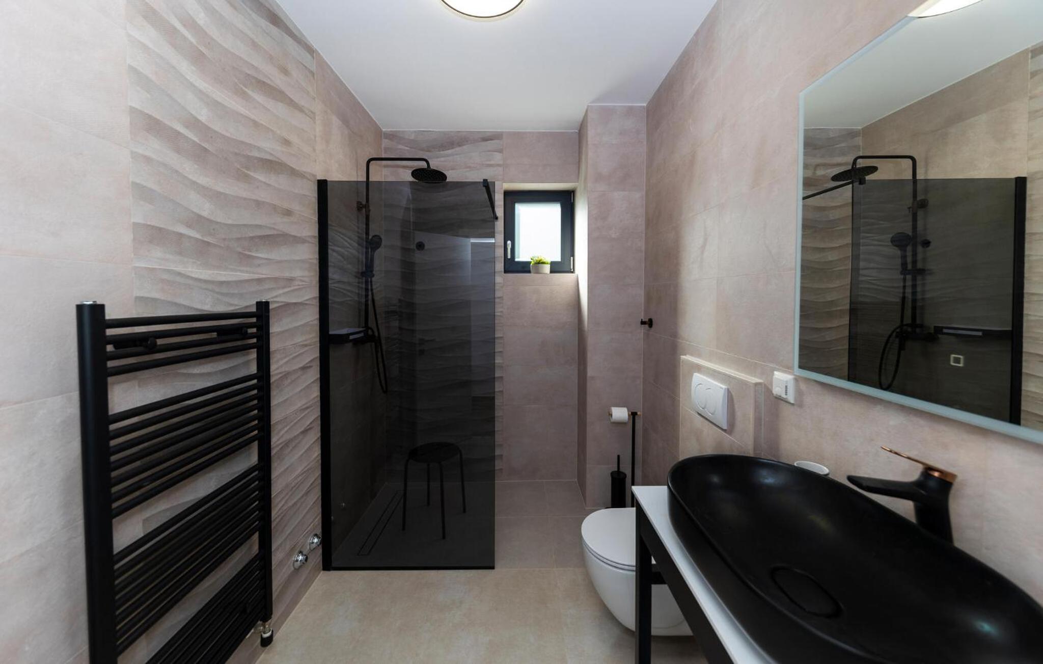 Lovely Home In Baric Draga