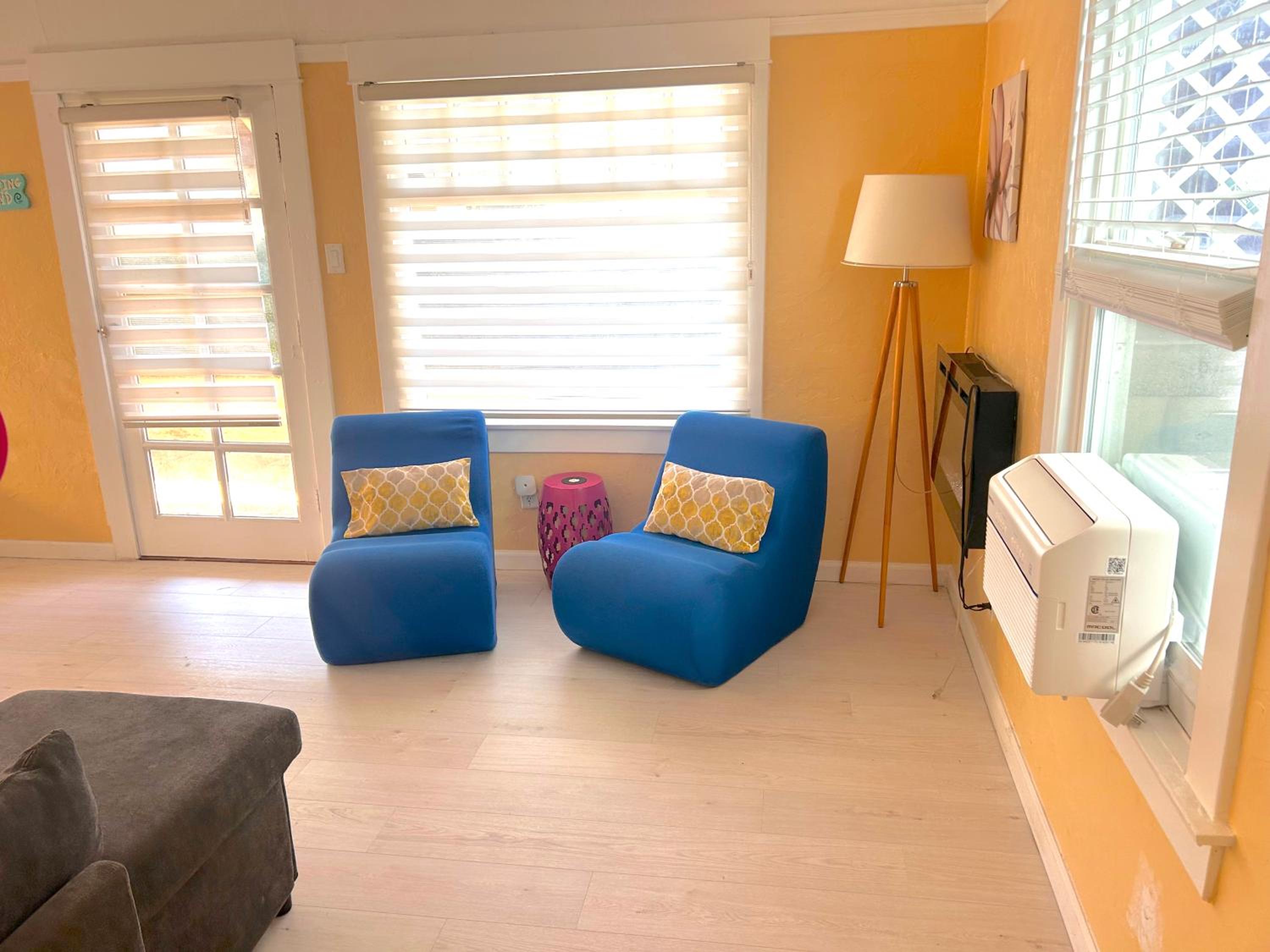 CasaViva Pacifica - 2BR Sleeps 10 with Firepit, BBQ & Shared Yard - Walk to Hillcrest Fun, Near Zoo, Balboa Park & Beaches view 5