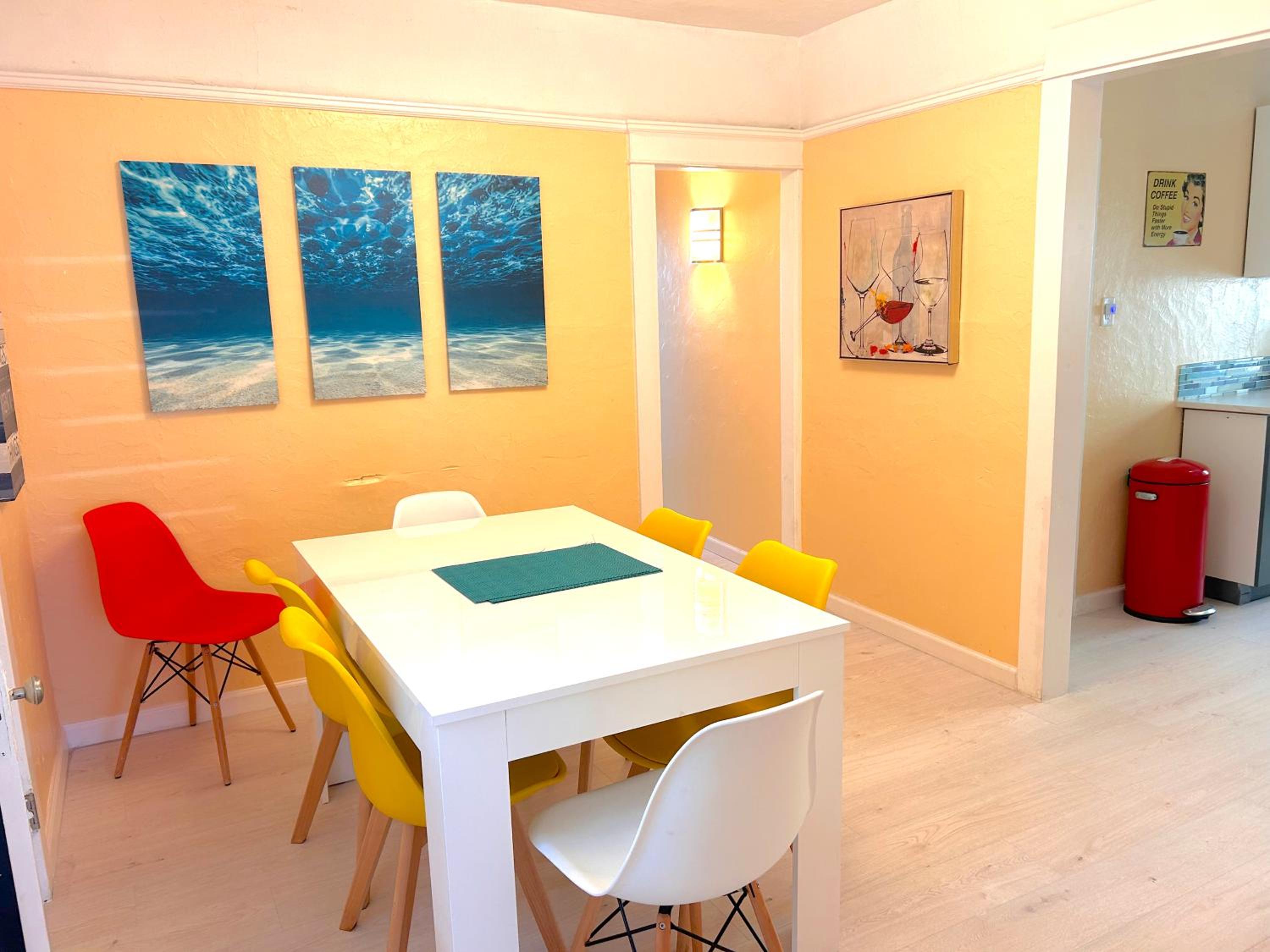 CasaViva Pacifica - 2BR Sleeps 10 with Firepit, BBQ & Shared Yard - Walk to Hillcrest Fun, Near Zoo, Balboa Park & Beaches view 4