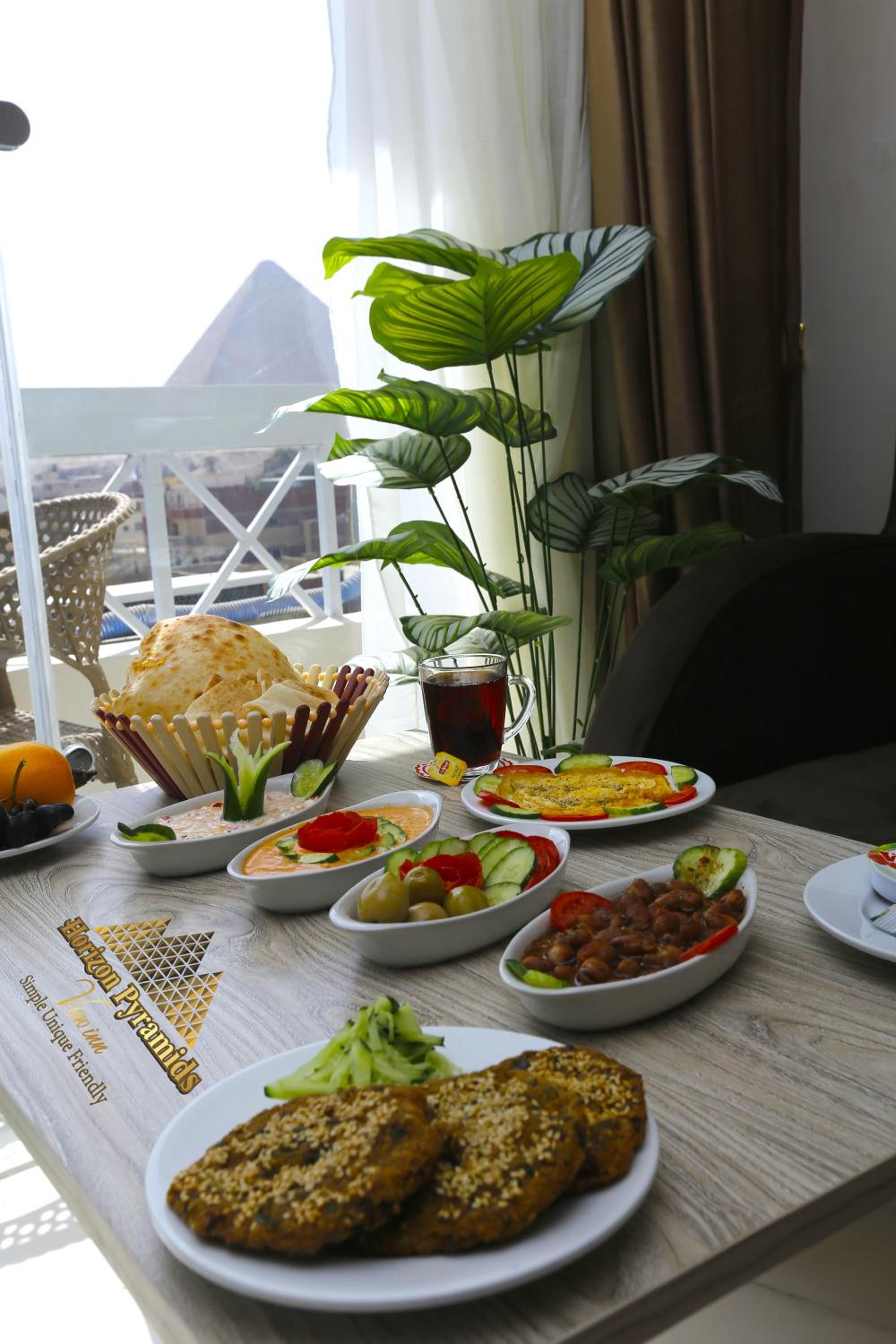 Horizon Pyramids View inn
