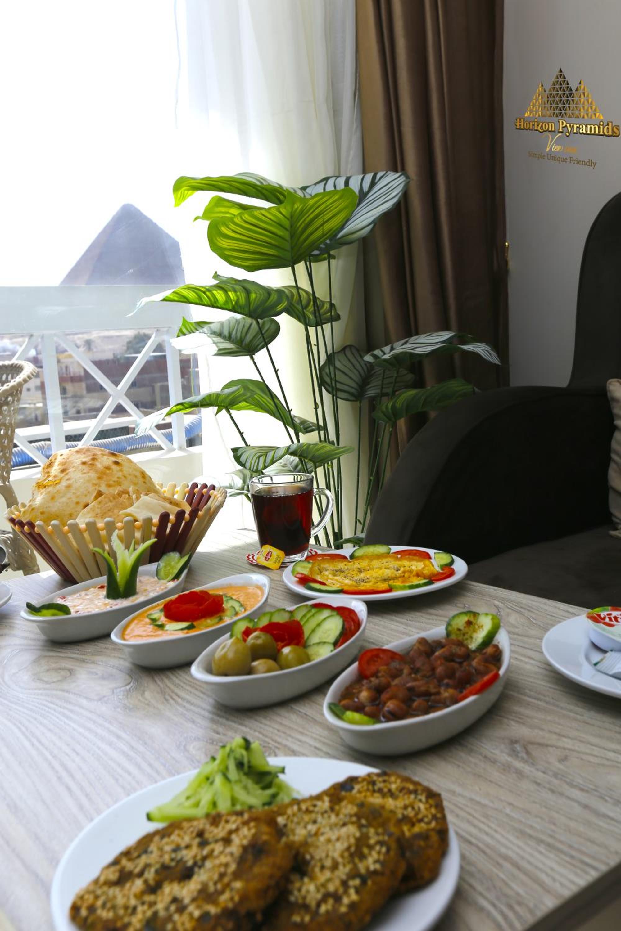 Horizon Pyramids View inn