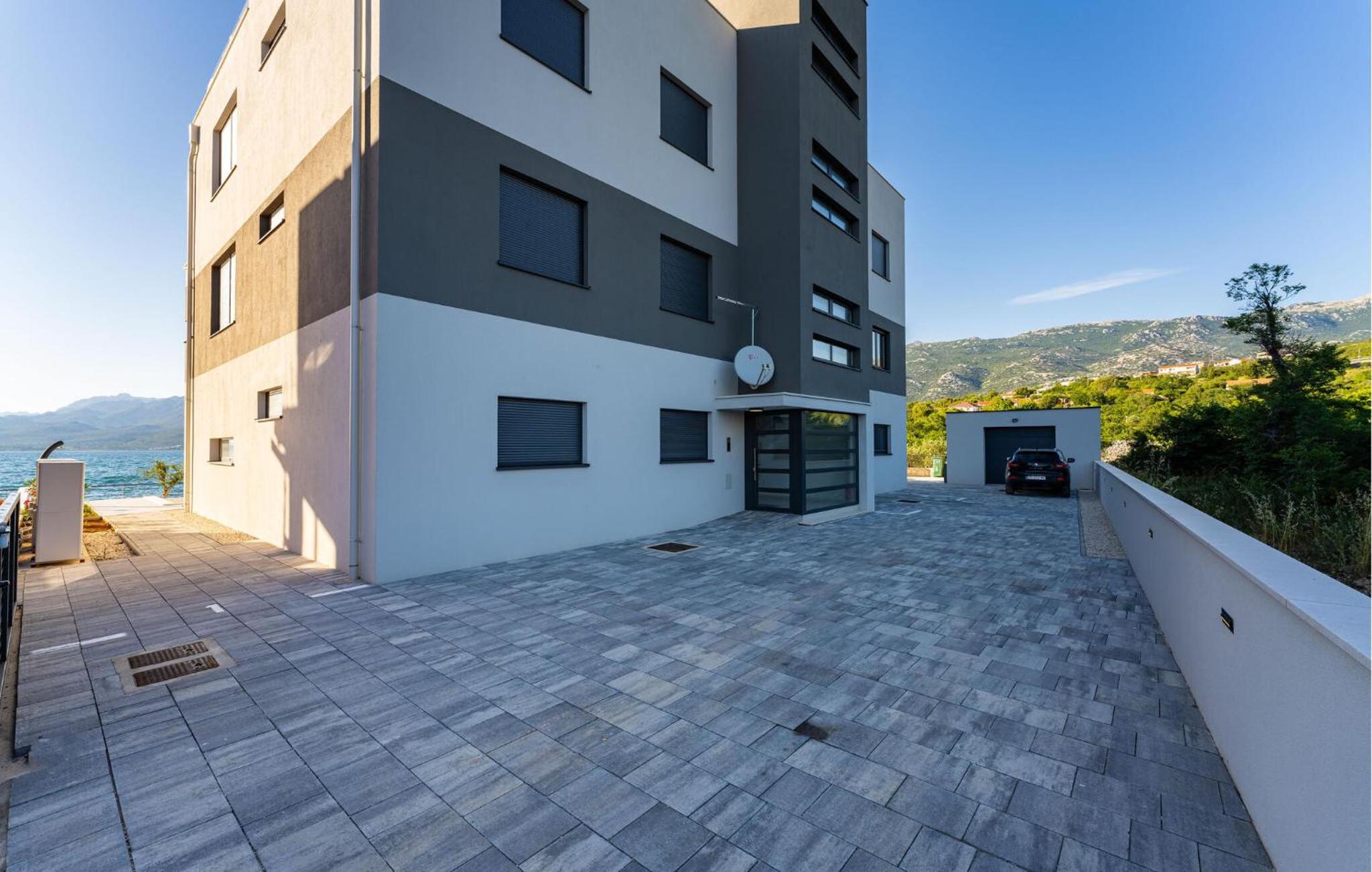 Gorgeous Apartment In Rovanjska view 3