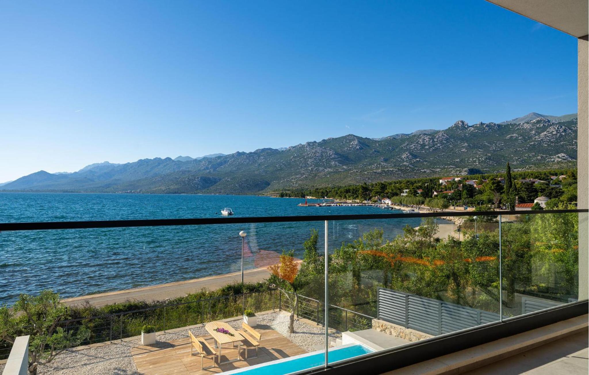 Gorgeous Apartment In Rovanjska view 5