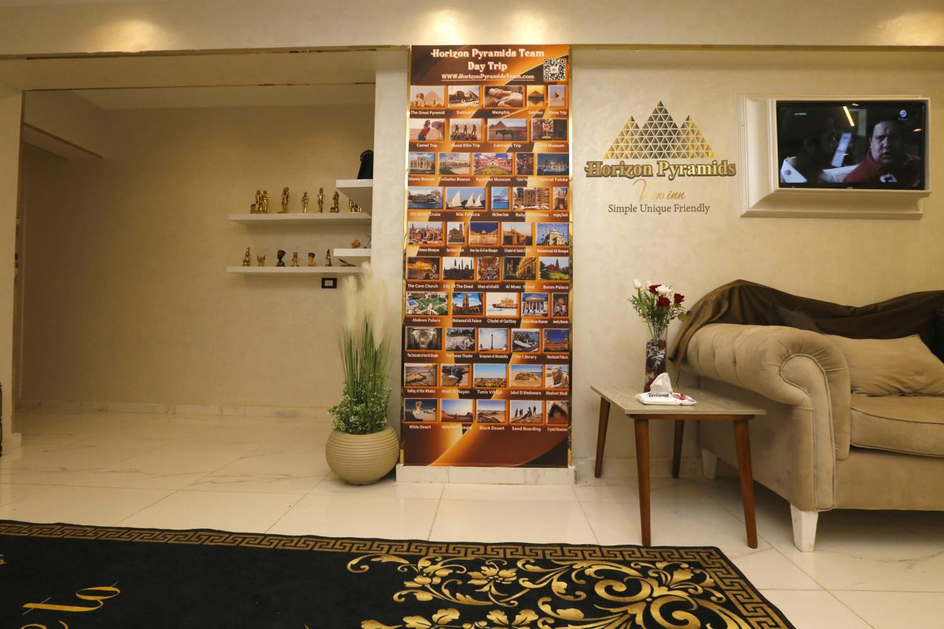 Horizon Pyramids View inn